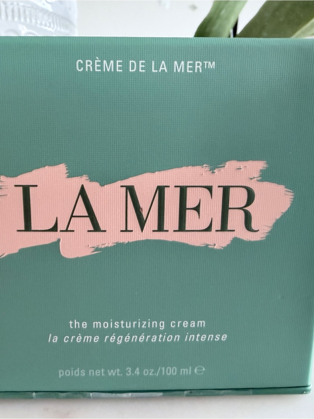 La Mer Crème de la Mer Moisturizer for Anti-Aging and Barrier Repair